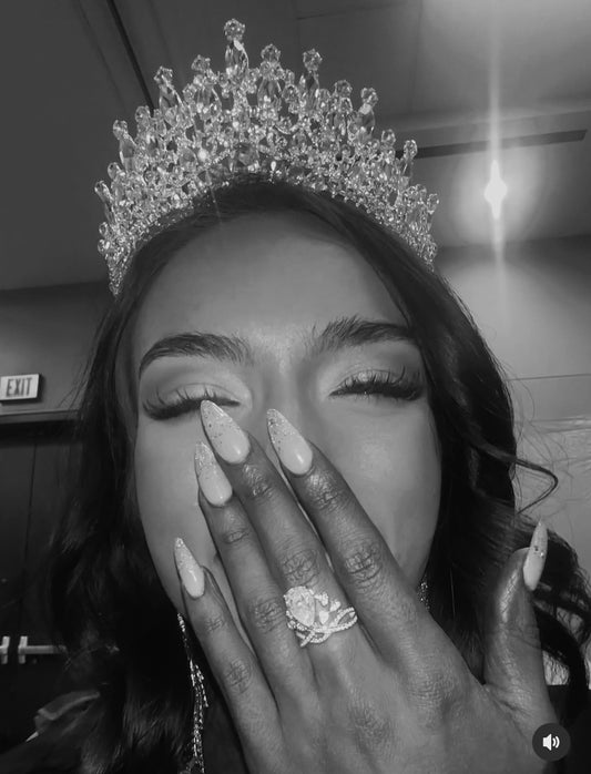 Pear-Shaped Crown Leaf Ring – Sterling Silver with Cubic Zirconia